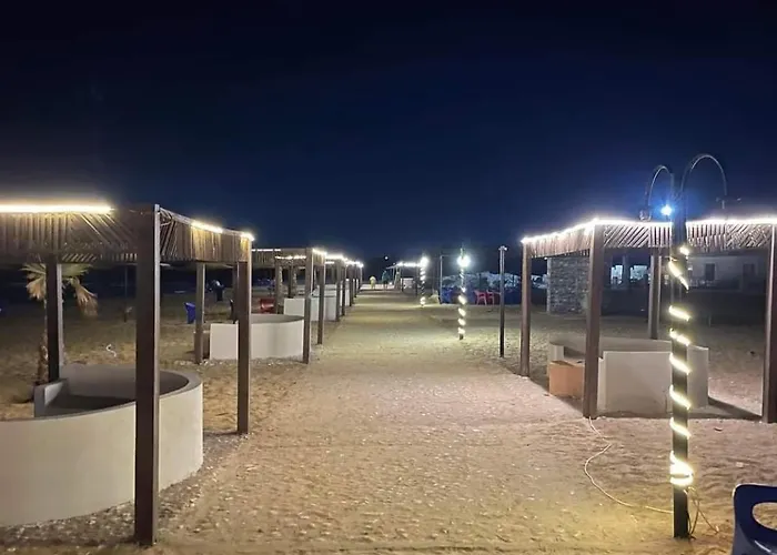 شالية غرفتبن وصالة وحمام ومطبخ مفتوح وتراس Apartment *