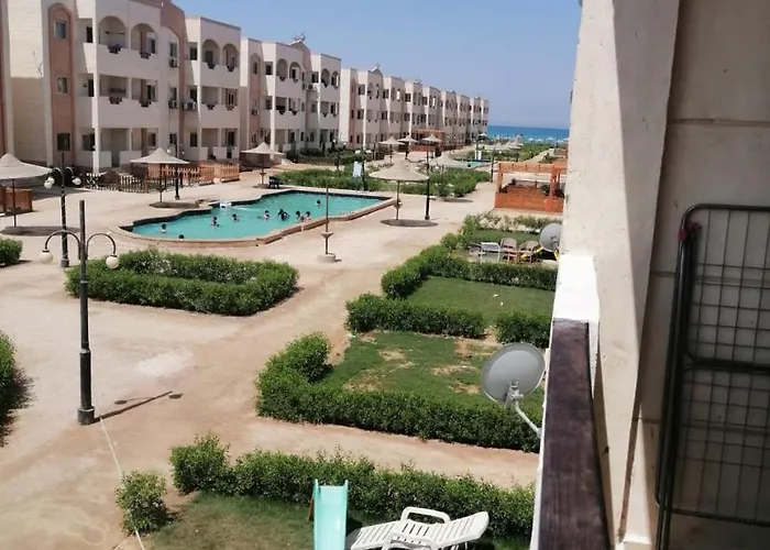 شالية غرفتبن وصالة وحمام ومطبخ مفتوح وتراس *