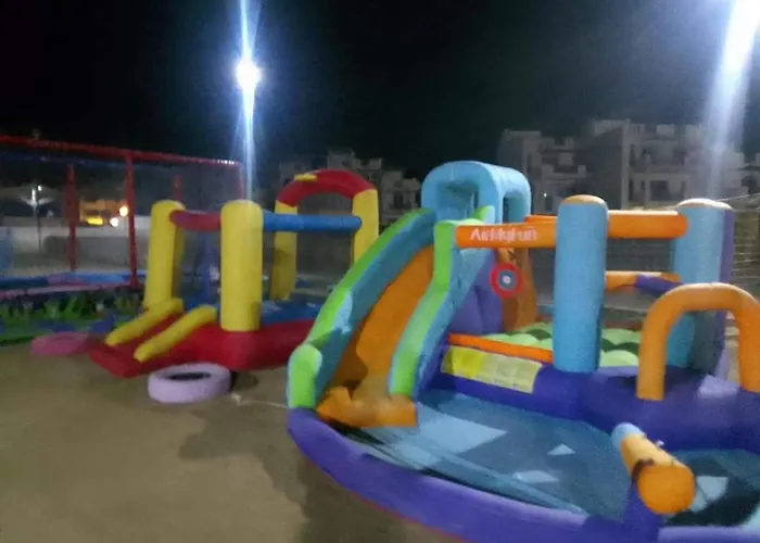 شالية غرفتبن وصالة وحمام ومطبخ مفتوح وتراس Apartment